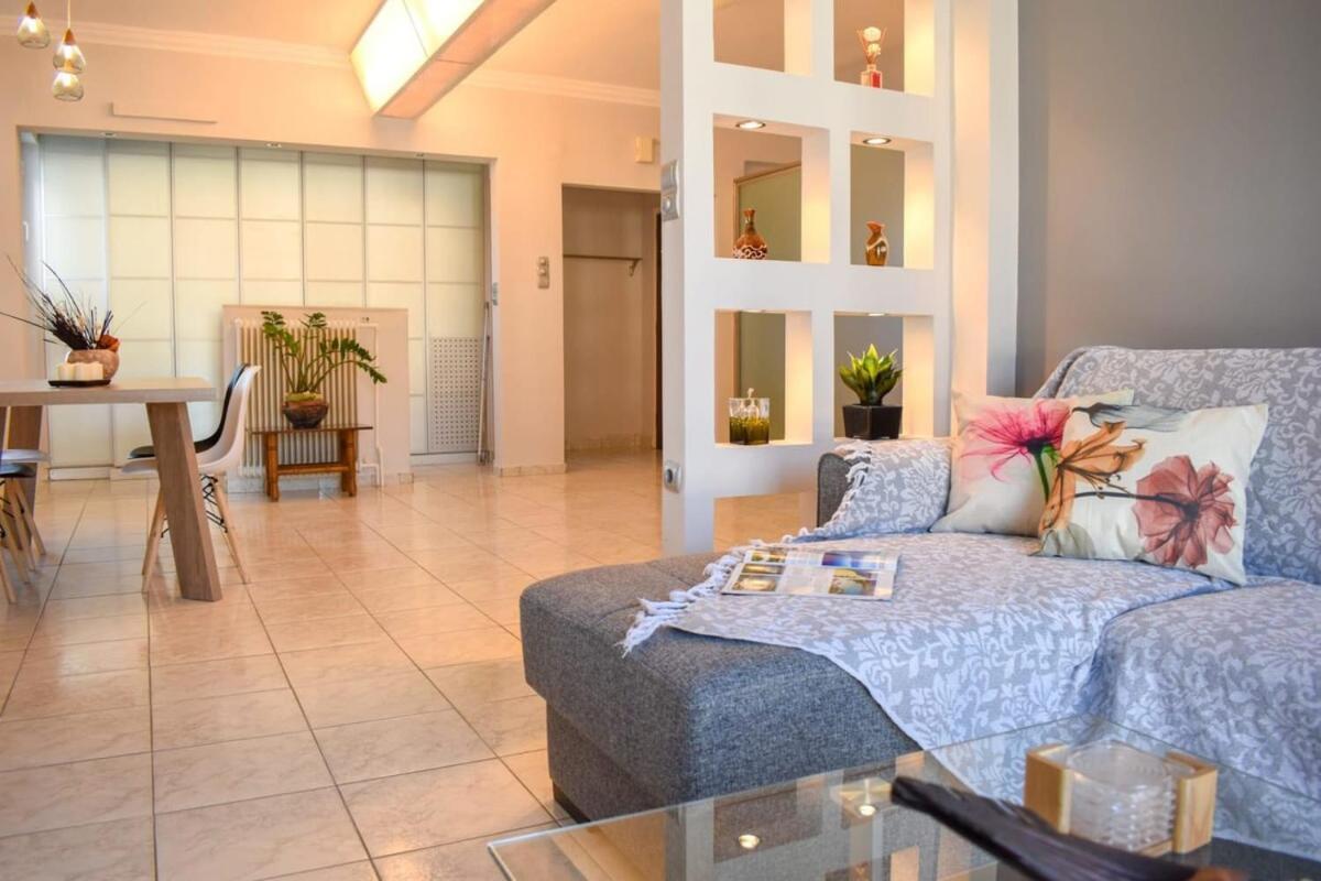 カラマタ Cozy Flat On The Main Square, 10Min To The Seaヴィラ エクステリア 写真